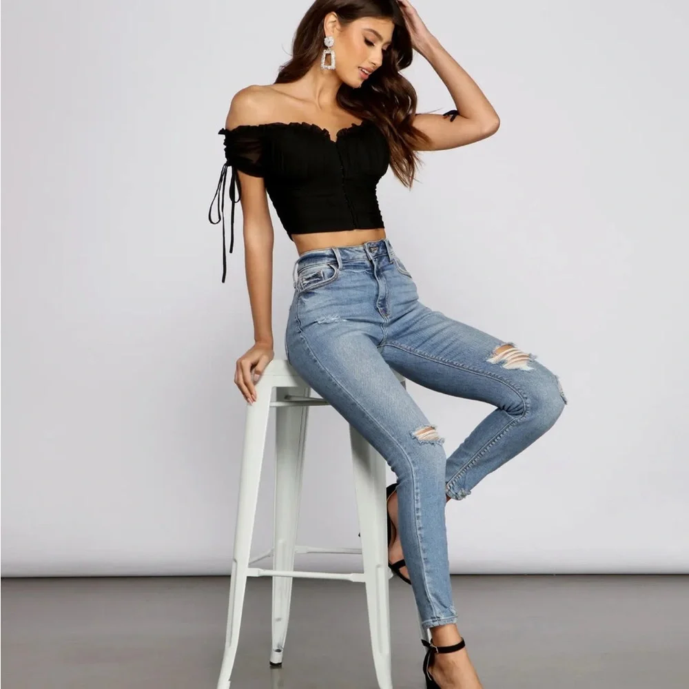 Hooked In Ruched Crop Top - Picture 6 of 6